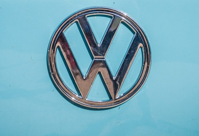 Fuzja Enel X i spółki Volkswagena. Komisja Europejska pozostawia Włochom ocenę zagrożenia konkurencyjności