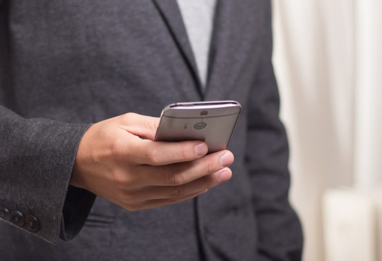 Główny Urząd Statystyczny: Polacy wysyłają coraz mniej SMS-ów