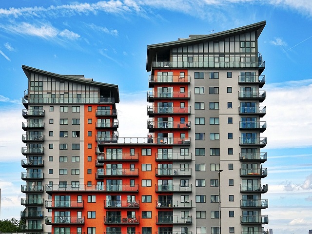 „Sytuacja powoli się stabilizuje”. Pośrednicy podsumowują drugi kwartał na rynku mieszkaniowym.