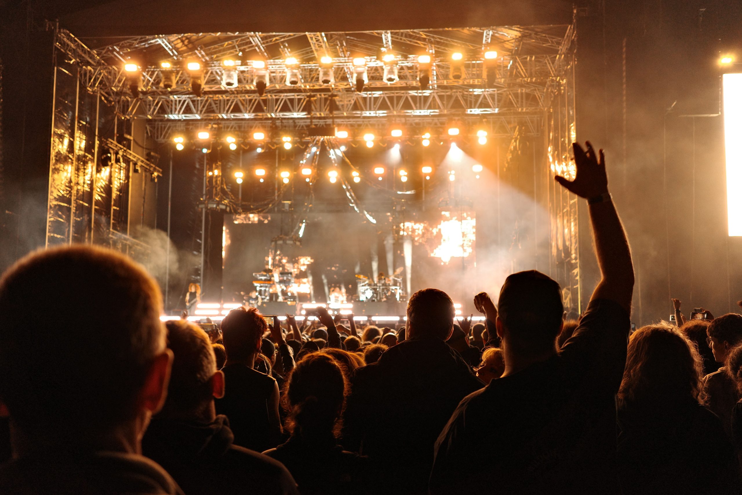 Nawet ćwierć miliona za koncert. Tyle samorządy płacą polskim gwiazdom
